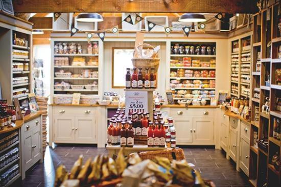 Chic 2 Bed Peak District Cottage Barn Near Alton Towers, Polar Bears, Chatsworth House Leek Exterior foto